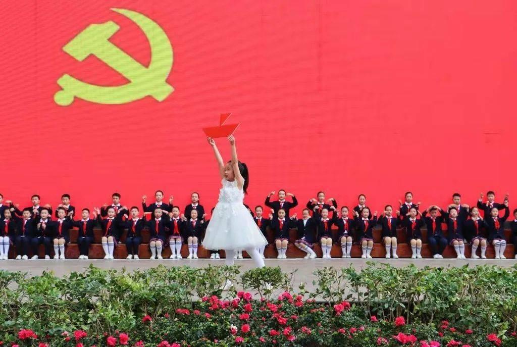 谁知道玩什么游戏可以赚钱游戏画面